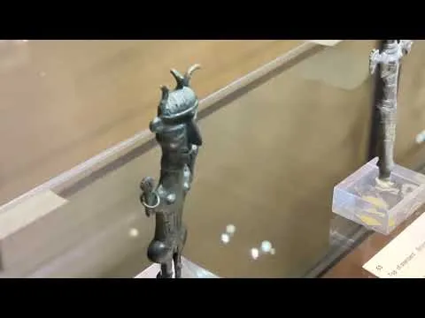 مجسمه برنزی